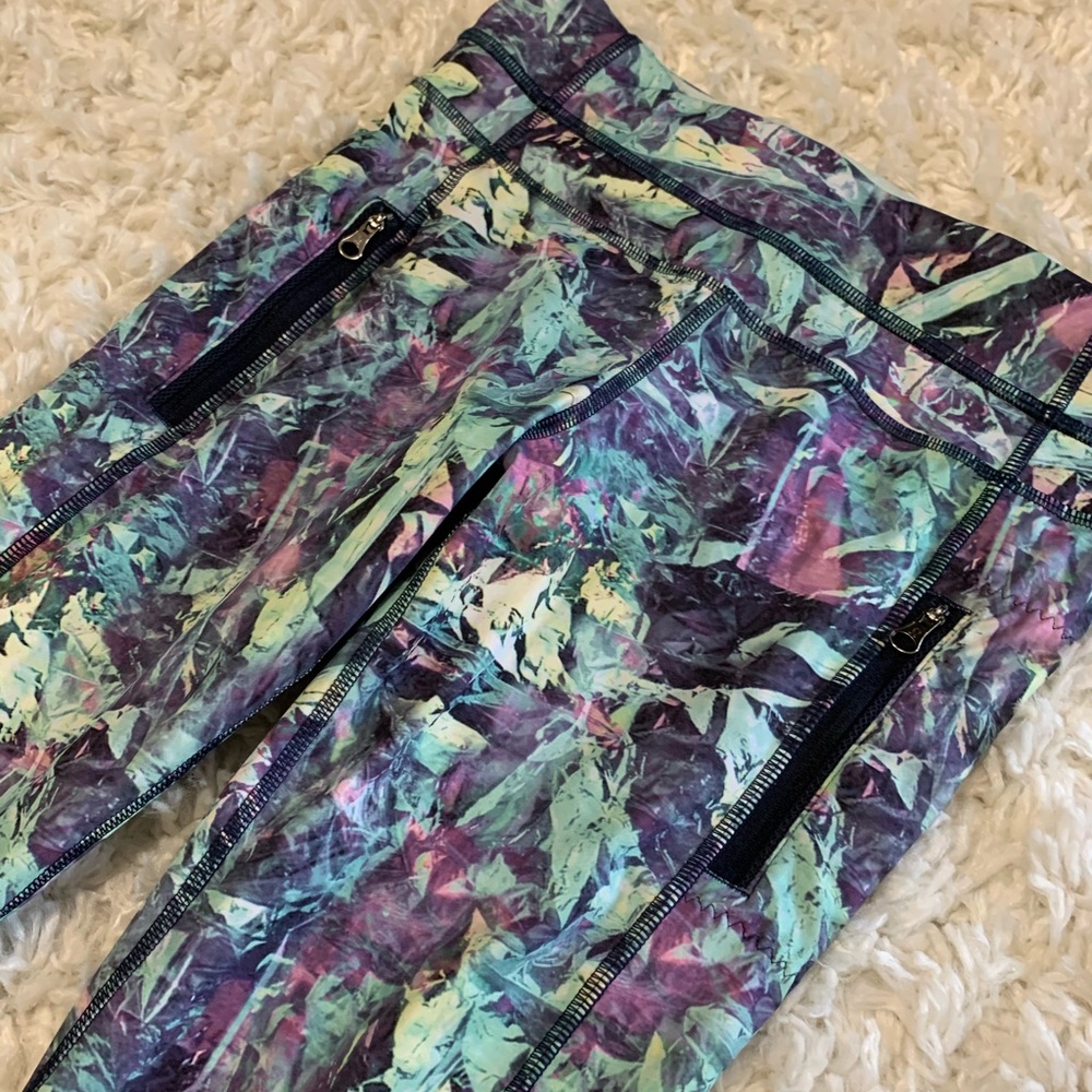 Lululemon high rise leggings, size 6